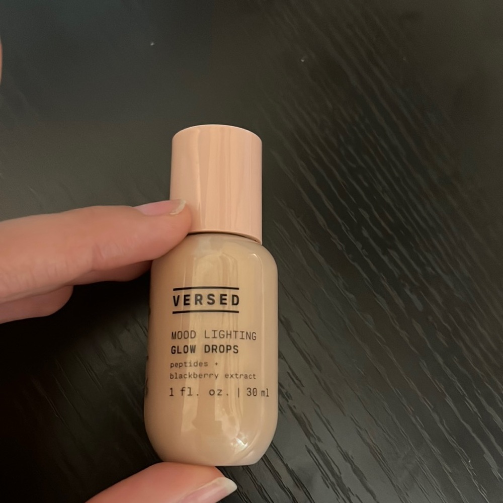 Versed mood lighting glow drops color golden